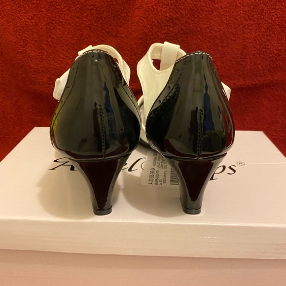 Angel Steps Layla T-Strap - Picture 3 of 7